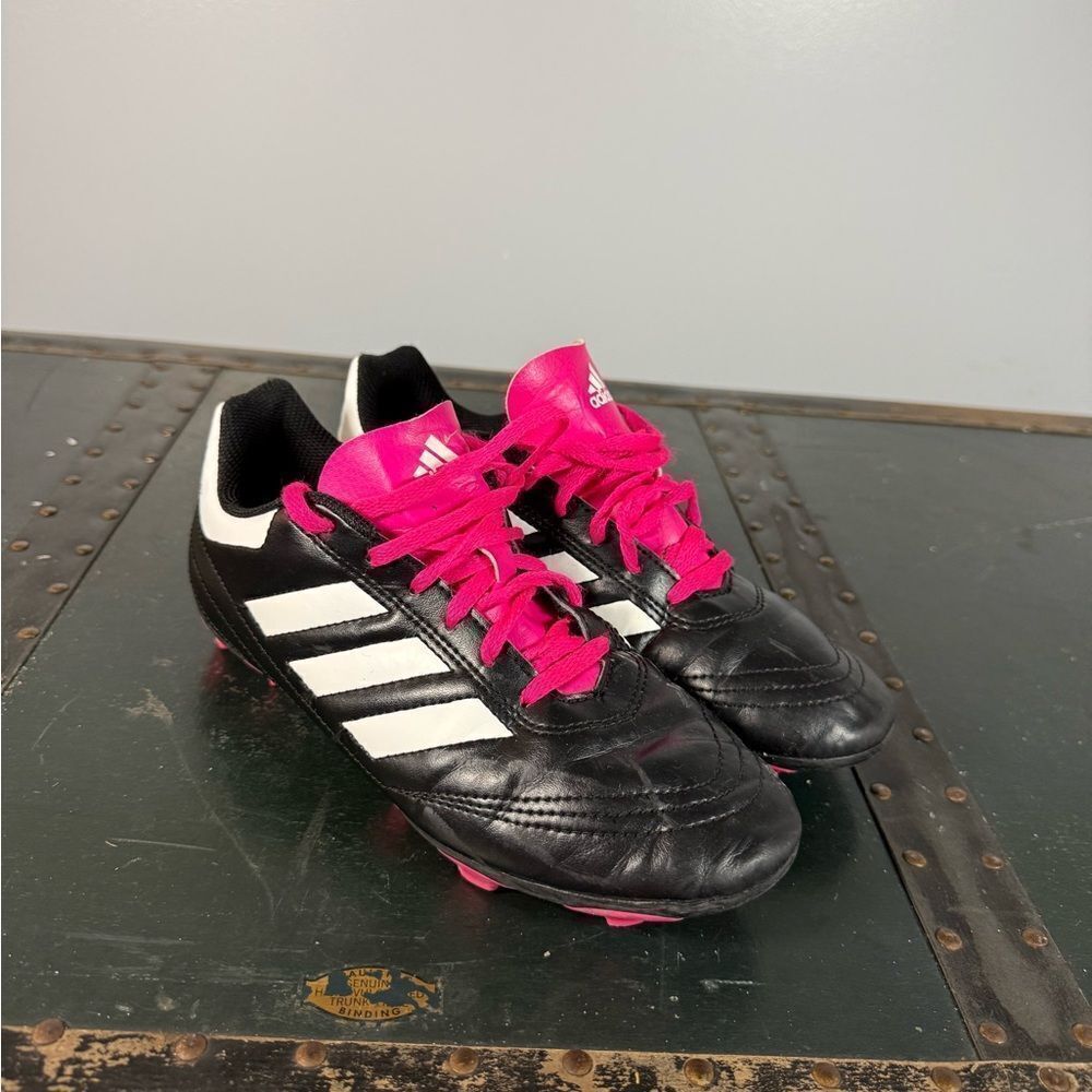 Adidas Black and White Youth Male Baseball Cleats Size 5 Pink Laces Pink Bottoms